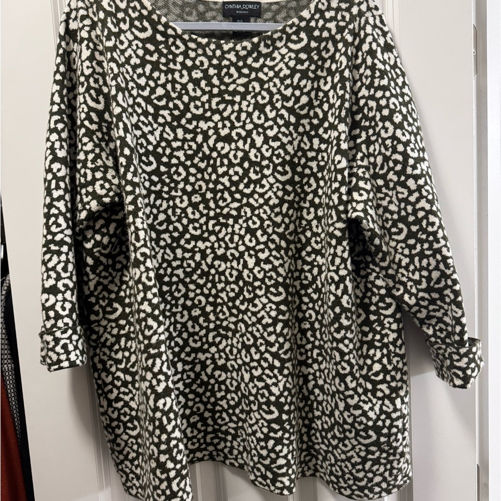 Cynthia Rowley Olive & Cream Leopard-Print Knit Top